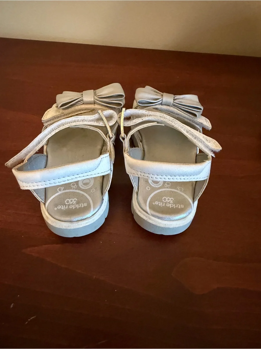 Stride Rite 360 Cassie Silver Bow Sandals Toddler Girls Size 7M